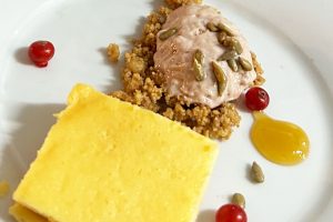 Tarta de queixo e xeado de xamón 5 jotas
